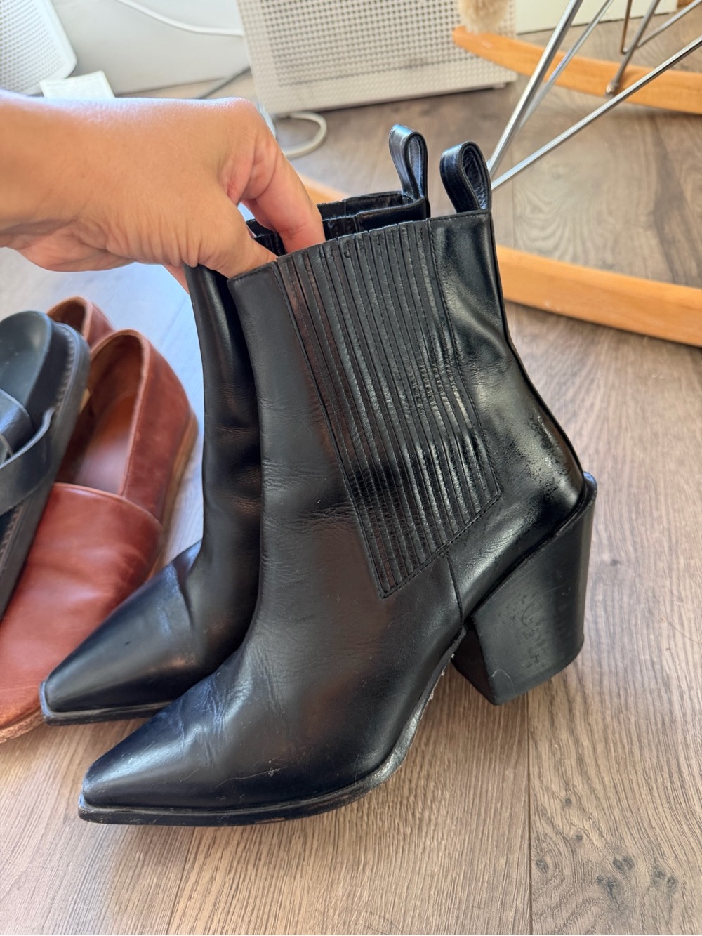 Aeyde Kate ankle boots 39 Classic Black Leather Ankle Boots - Women